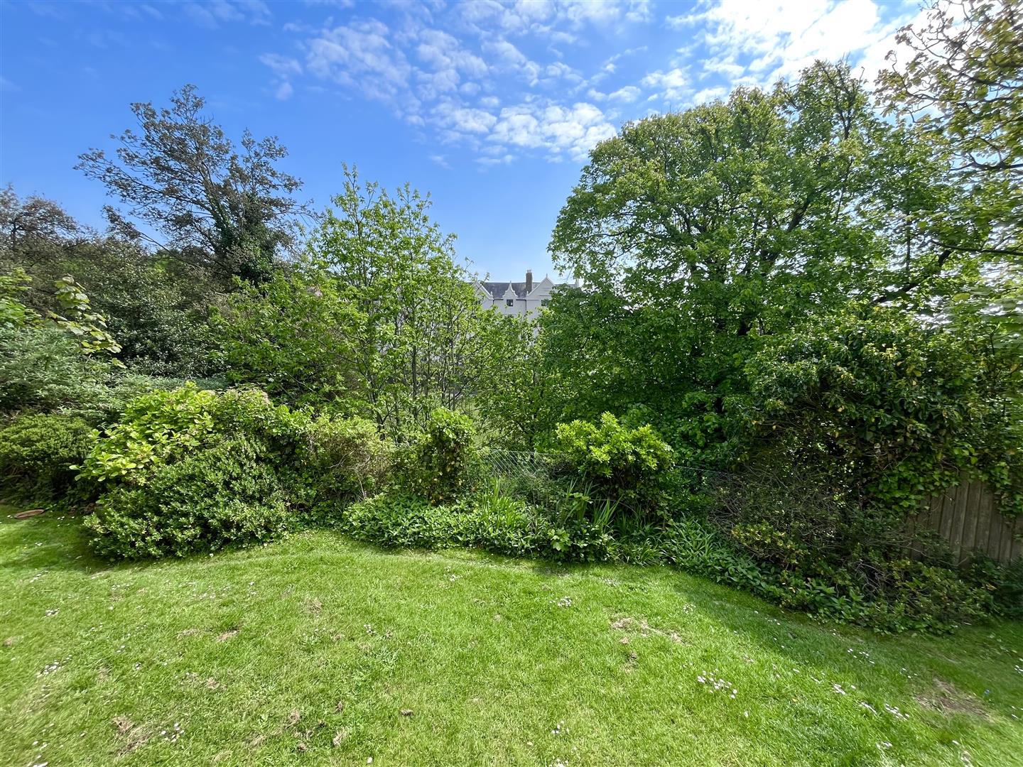 1 bed property in Quarry Hill, St. Leonards-On-Sea
